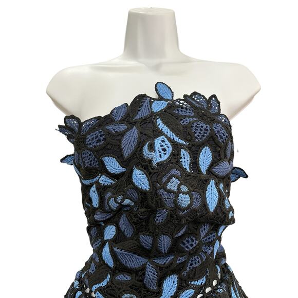 ELLIATT REVOLVE Eyelet Dress - Picture 4 of 5